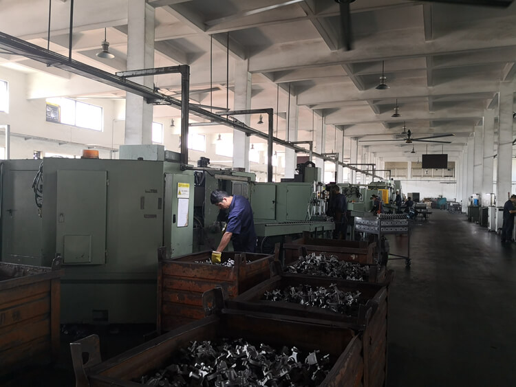 复合多轴机床加工冰箱空调压缩机缸体的案例