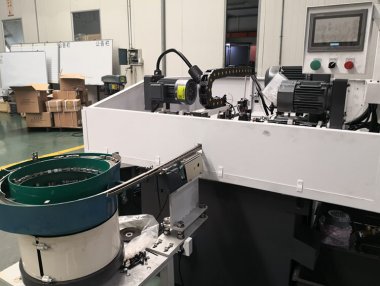 三卧自动钻孔攻牙复合机床