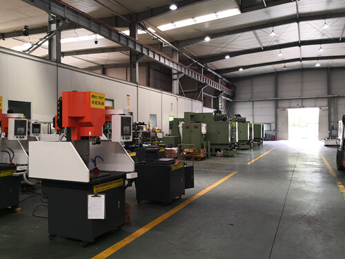 根据加工件情况选择润滑油