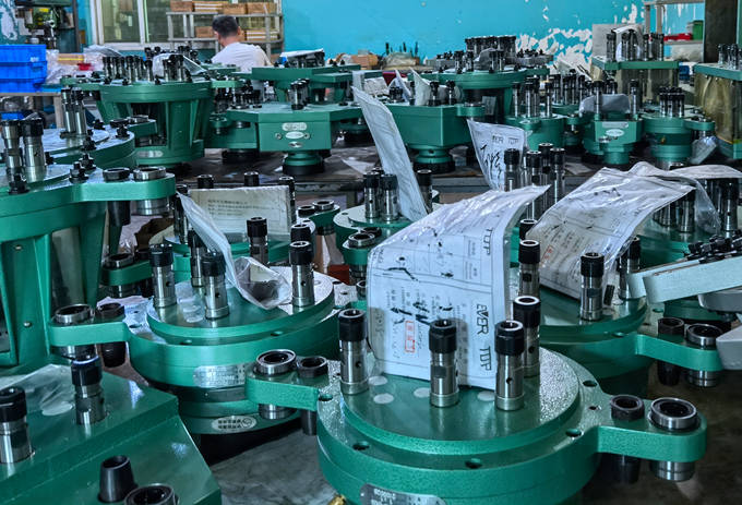 多轴钻孔机器的分类