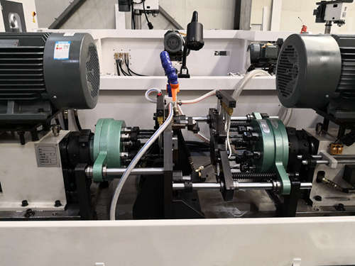 多轴可调攻丝机的性能特点