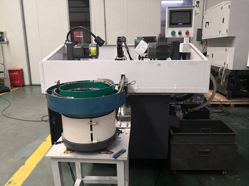 多轴自动攻丝机精准度高、生产效率高