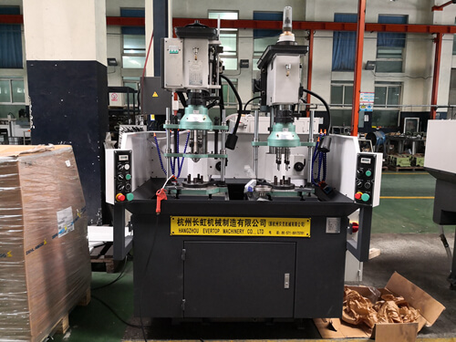 多轴立式攻牙机