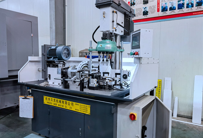 为啥大家都要使用自动多轴攻丝机?